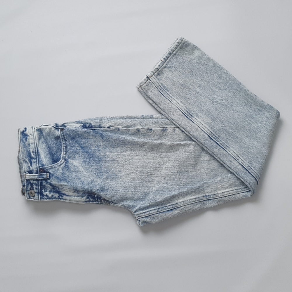 Abercrombie  High Rise Mom Jeans - Picture 2 of 8